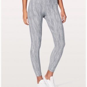 Lululemon wunder under leggings size 4